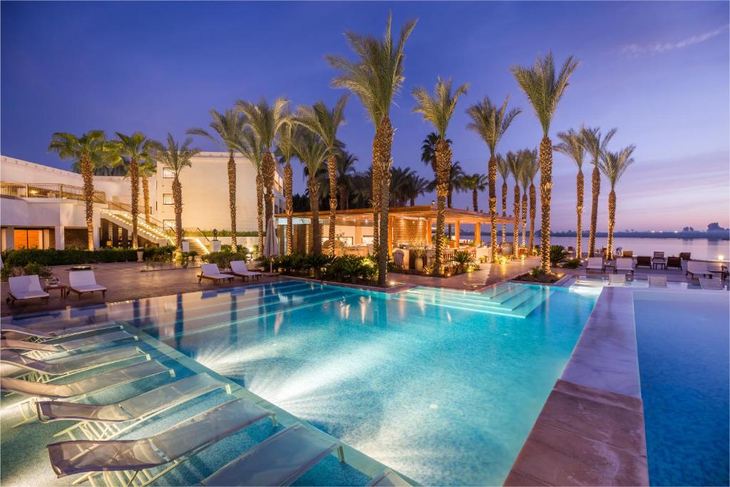 Hilton Luxor Resort & Spa